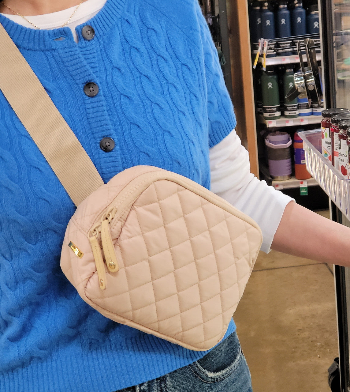 ClaraNY Quilted Waist Belt Bag Lightweight Water Repellent color Beige (Beige)